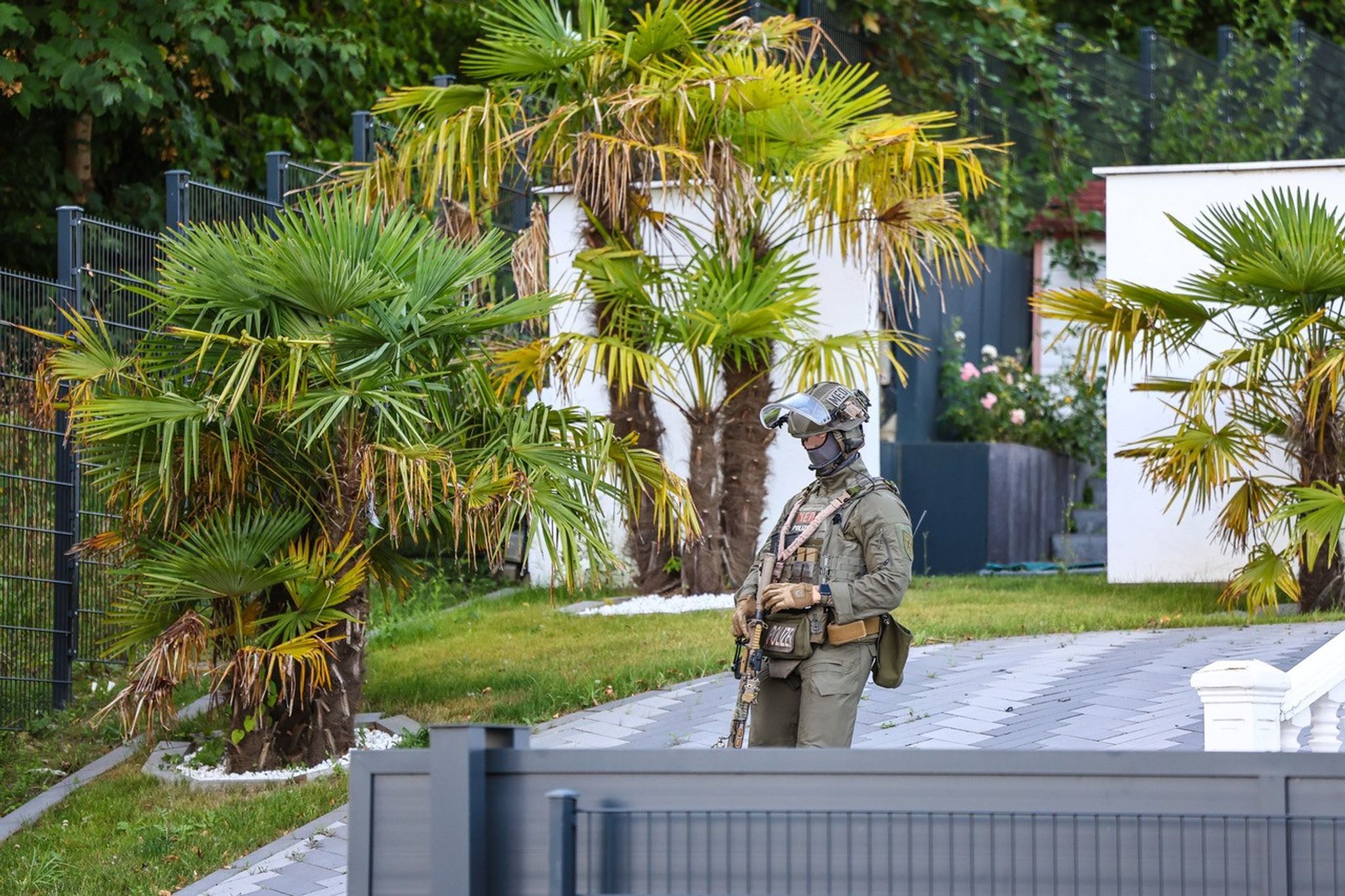 Schwarzarbeit im Visier: Razzien in NRW und Saarbrücken