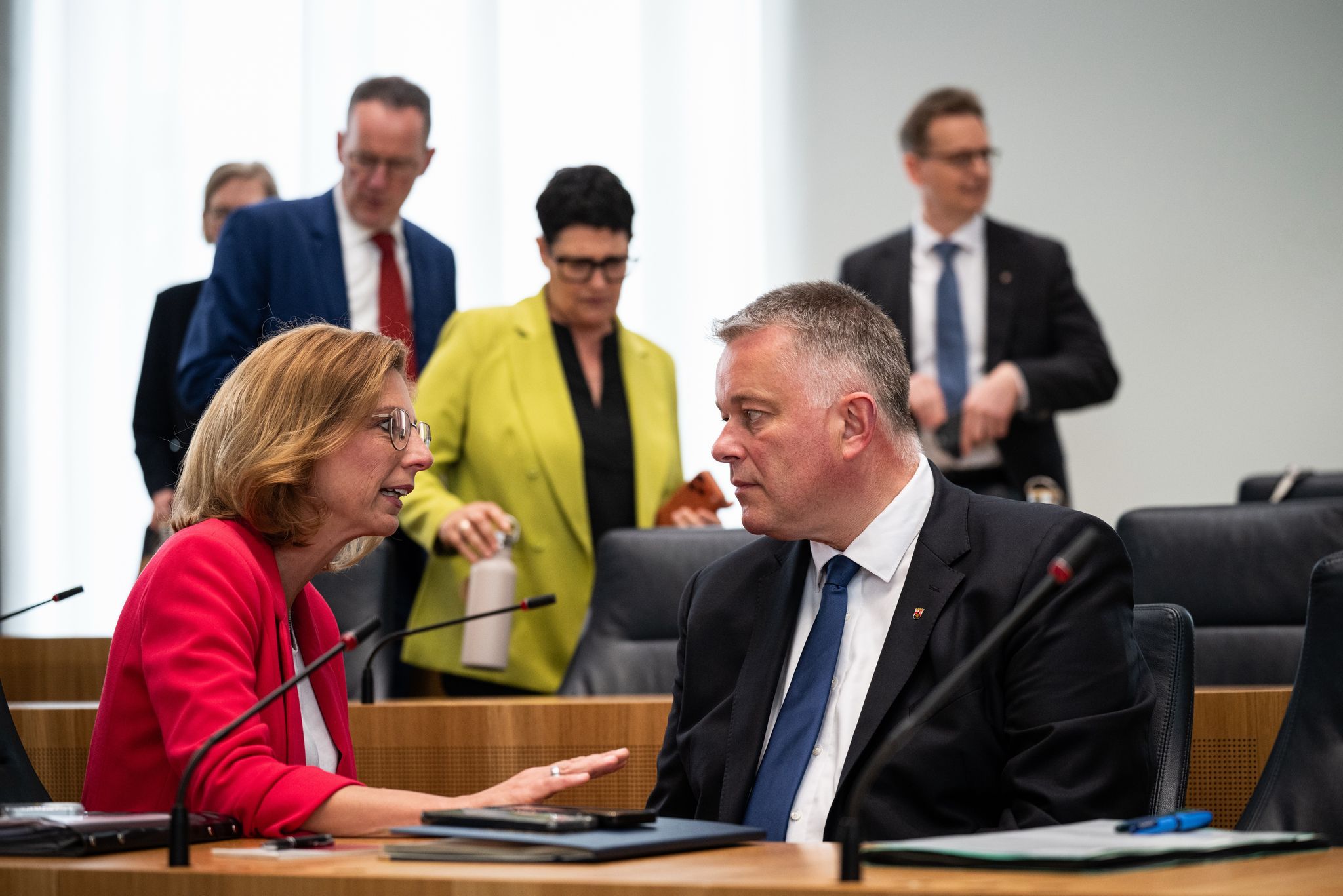 Neue Töne in Mainz: 100 Tage schwarz-rote Regierung