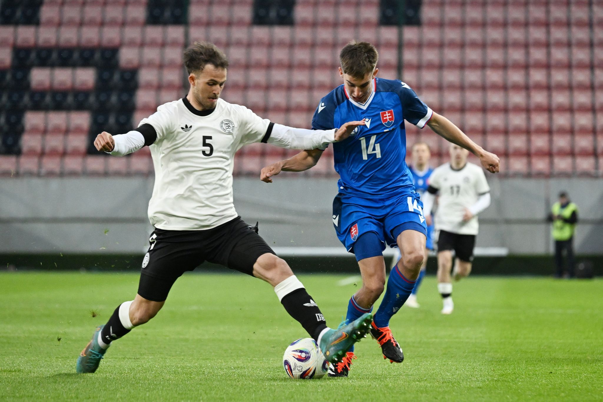 1. FC Kaiserslautern leiht Mittelfeld-Mann von Toulouse aus 1. FC Kaiserslautern leiht Mittelfeld-Mann von Toulouse aus