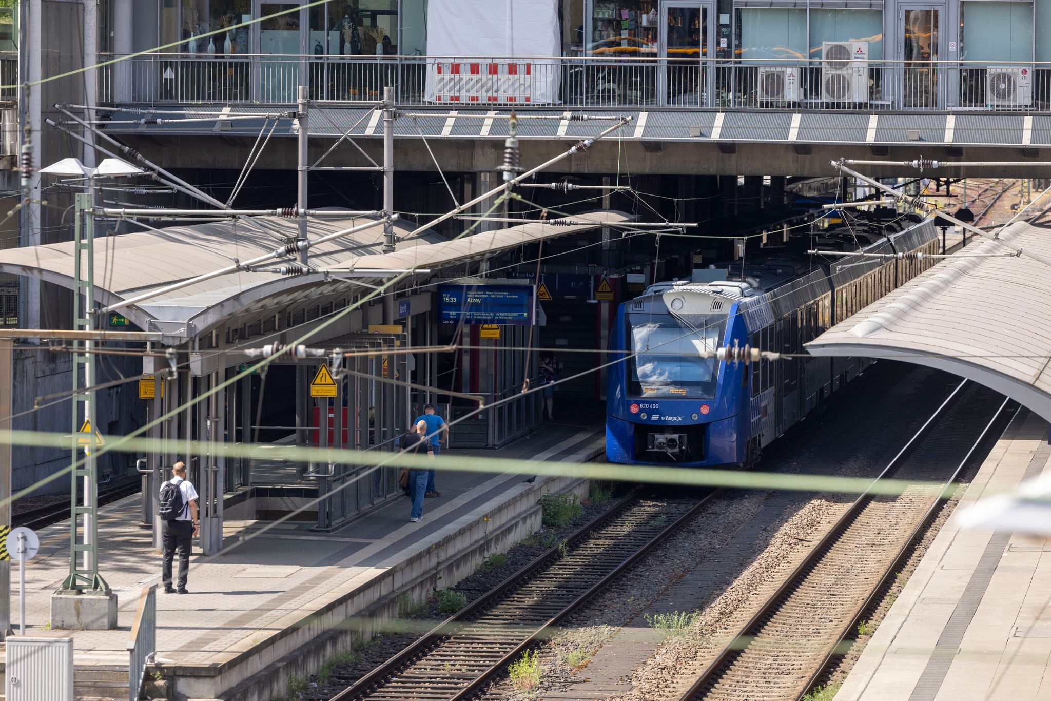 Mit der Regionalbahn zur Rettung: Hilfe für Greifvogel