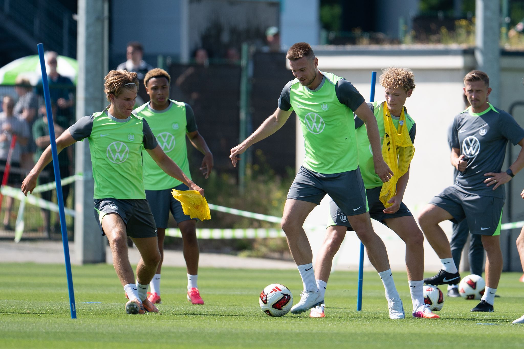 VfL Wolfsburg setzt beim Saisonstart auf jungen Torwart
