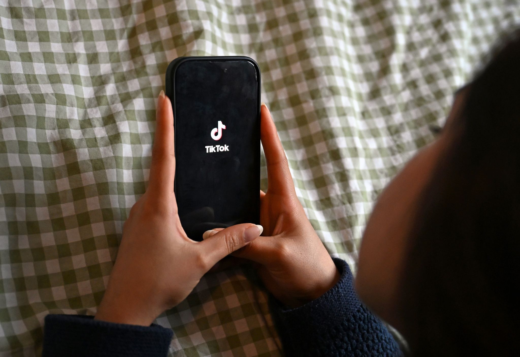 13-Jährige auf TikTok mit Nacktaufnahmen erpresst