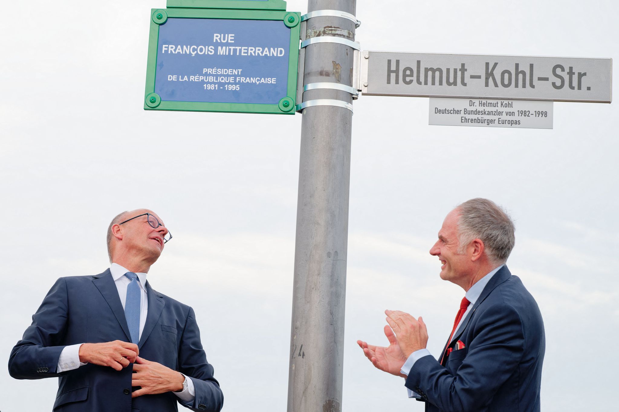 Kohl und Mitterrand - vereint über der Saar