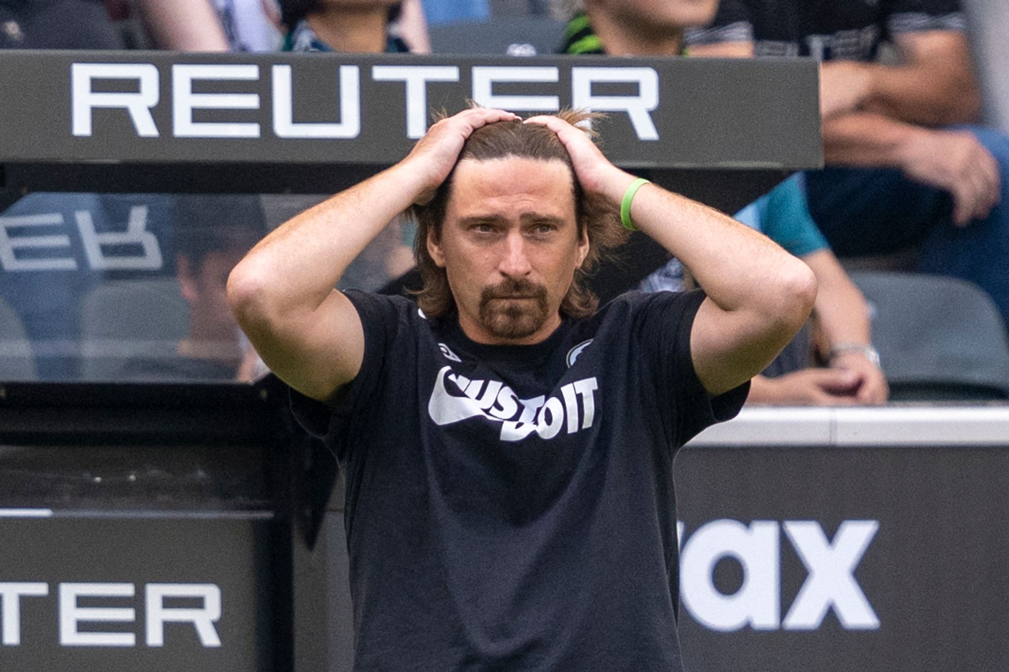 Nach Gelb-Rot: Elversberg-Trainer für ein Spiel gesperrt Nach Gelb-Rot: Elversberg-Trainer für ein Spiel gesperrt