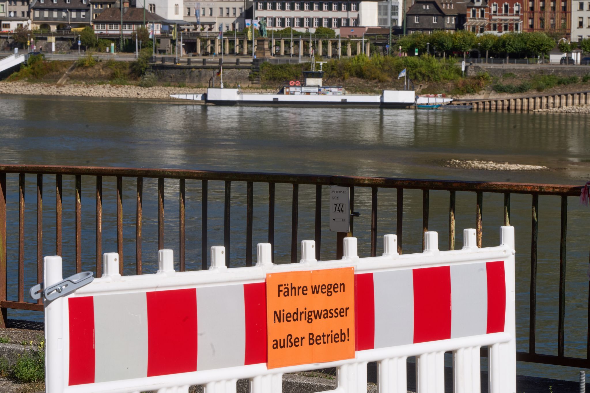 Niedrigwasser: Fähre in Kaub stellt erneut Betrieb ein