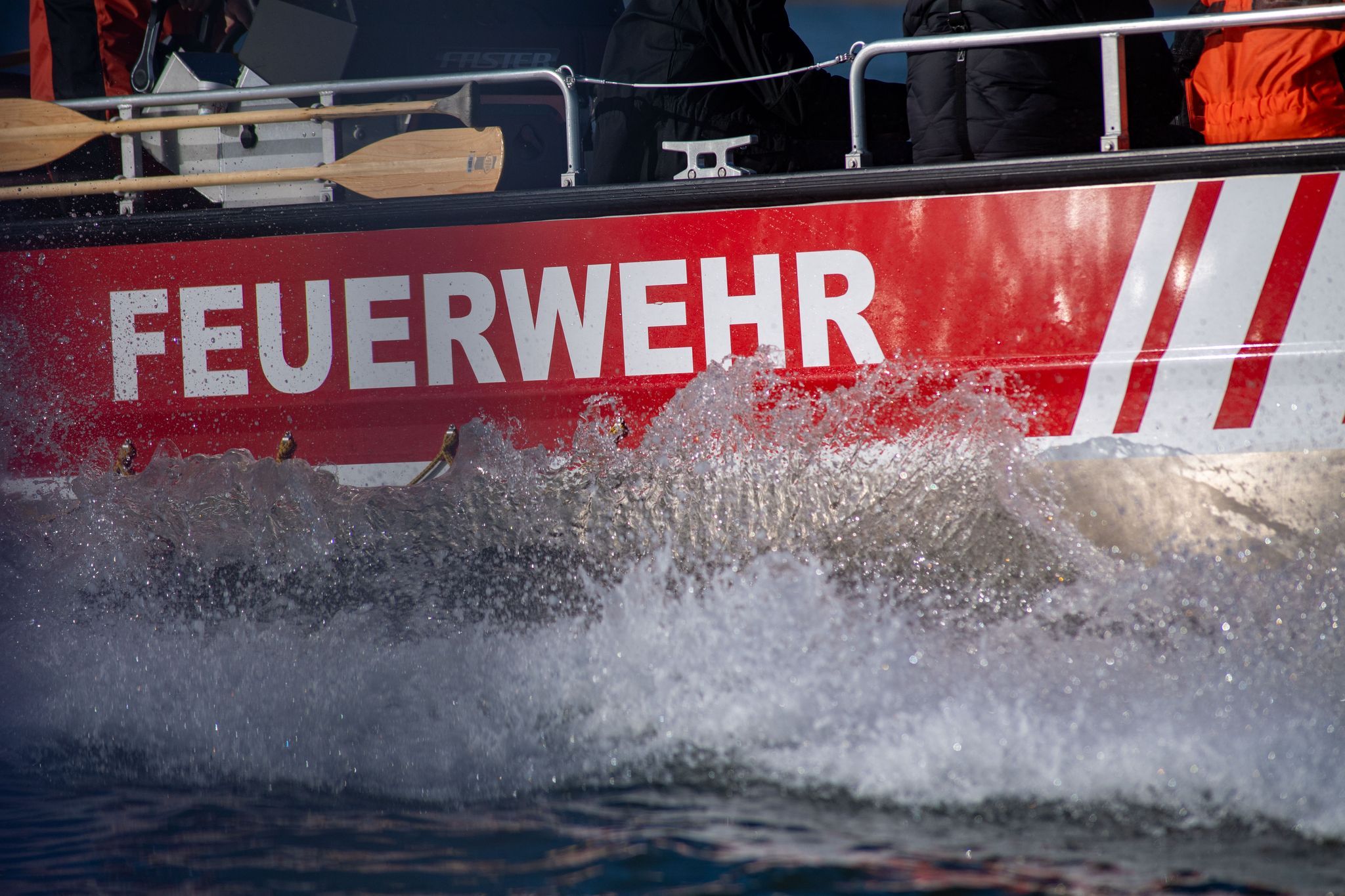 Große Suchaktion nach zwei Menschen im Rhein bei Koblenz