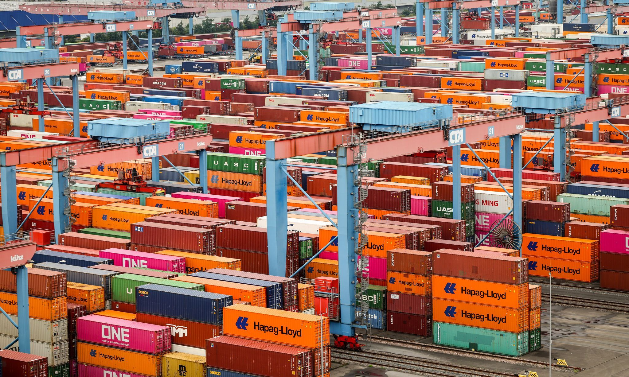 Wege unpassierbar, Sprit teuer – Spediteure am Limit