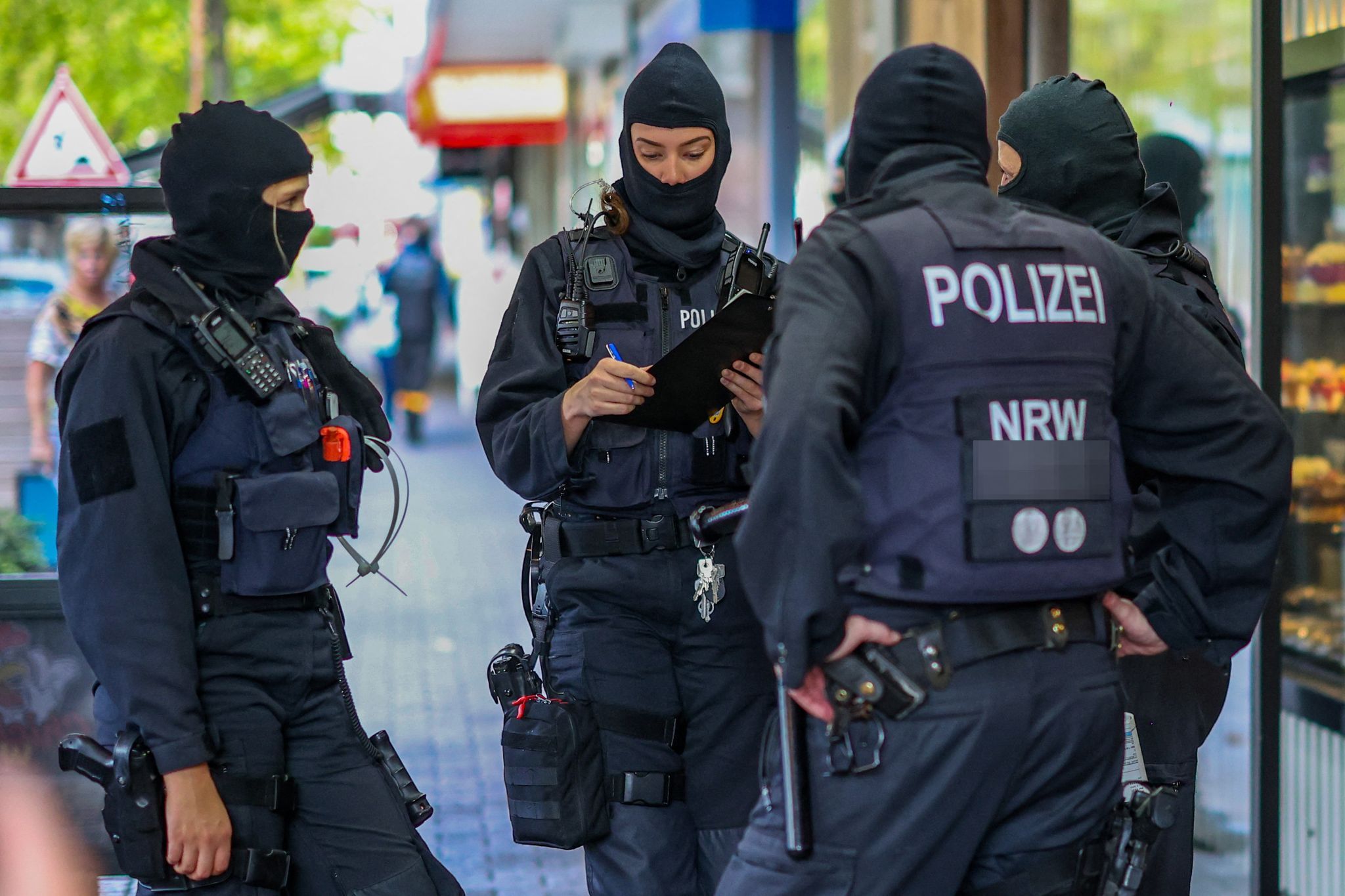 Rocker-Razzia: Auch Polizist und Stadt-Mitarbeiter im Visier