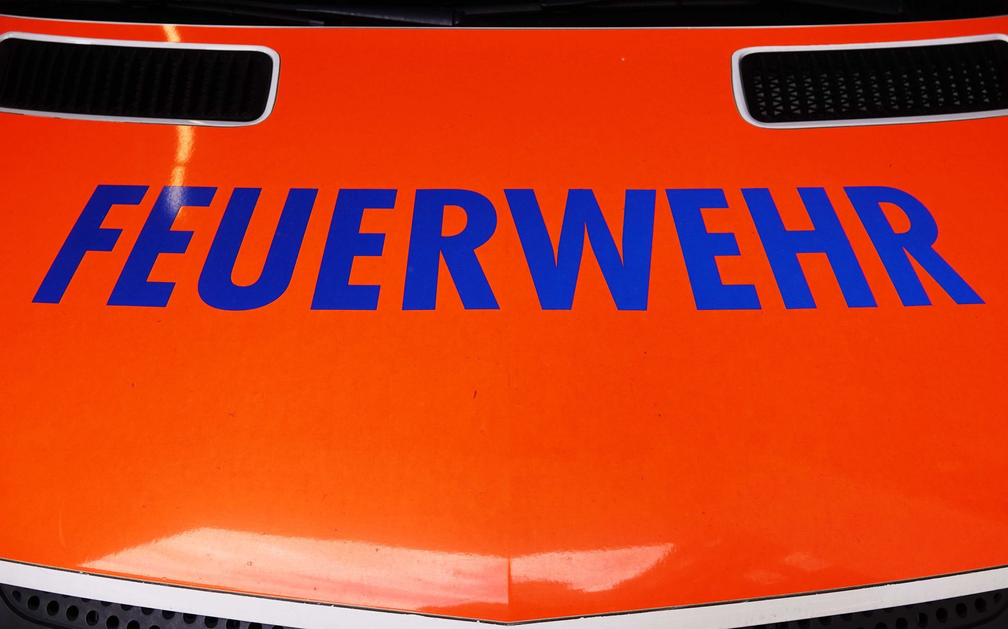 Vier Verletzte bei Brand in Mehrfamilienhaus Vier Verletzte bei Brand in Mehrfamilienhaus