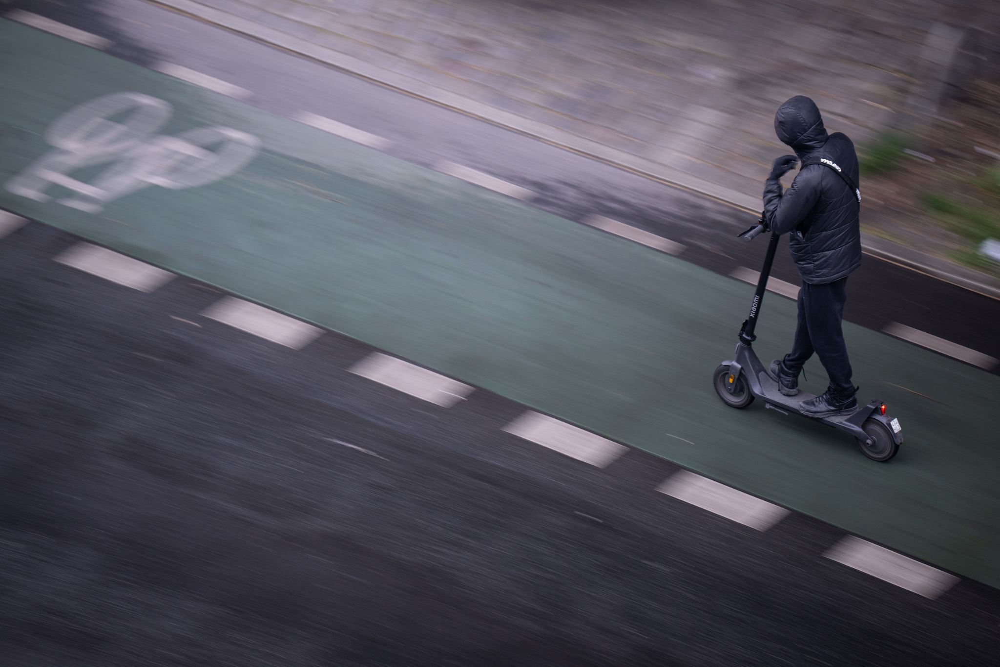 E-Scooter-Fahrer fallen vor Polizei Drogen aus der Tasche