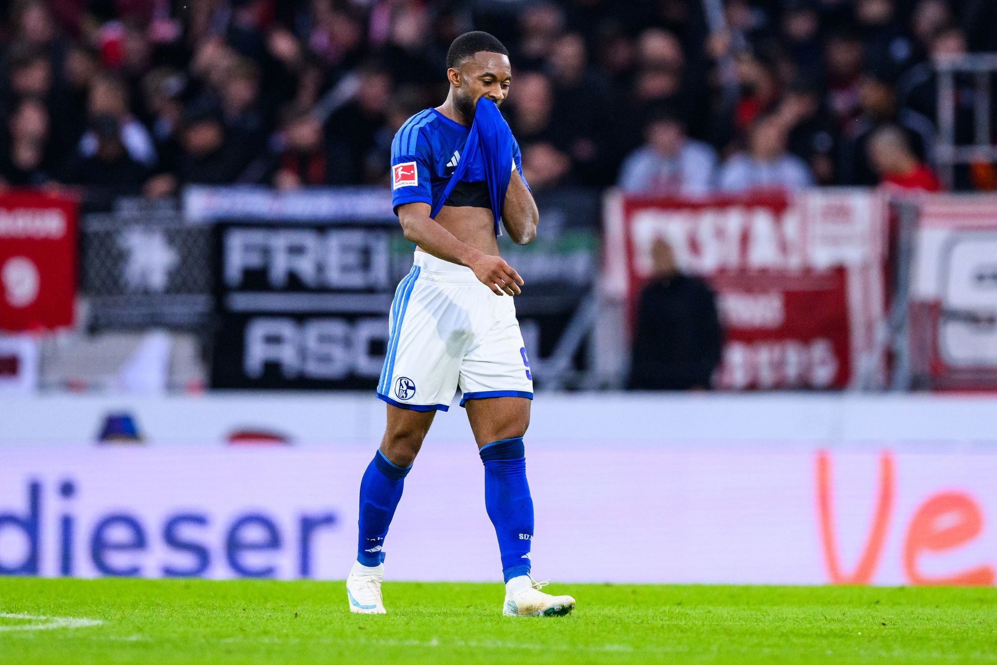 Schalke muss auf Torjäger Sylla verzichten Schalke muss auf Torjäger Sylla verzichten