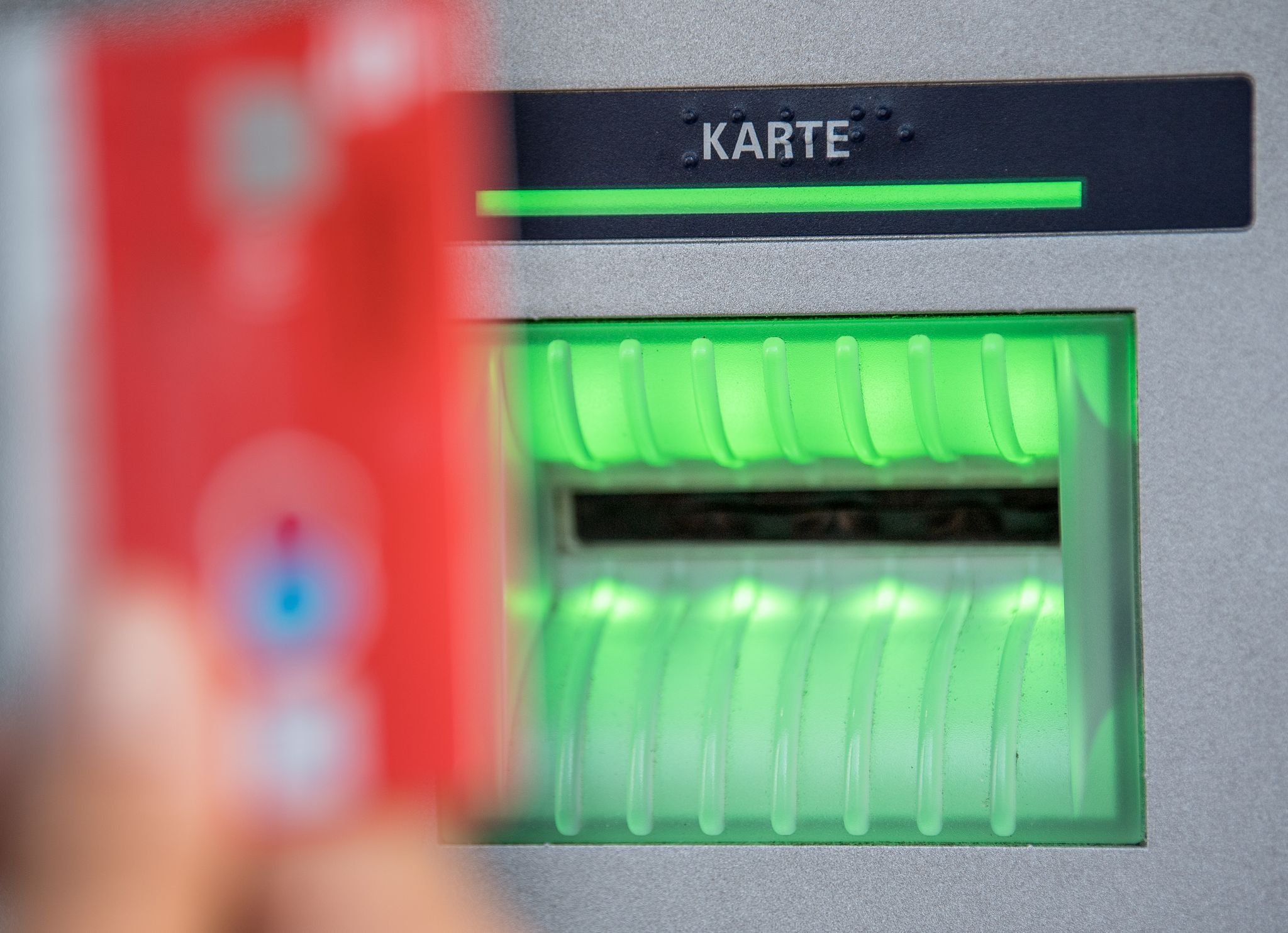 Polizei warnt vor Betrügern in Banken - zwei neue Fälle Polizei warnt vor Betrügern in Banken - zwei neue Fälle