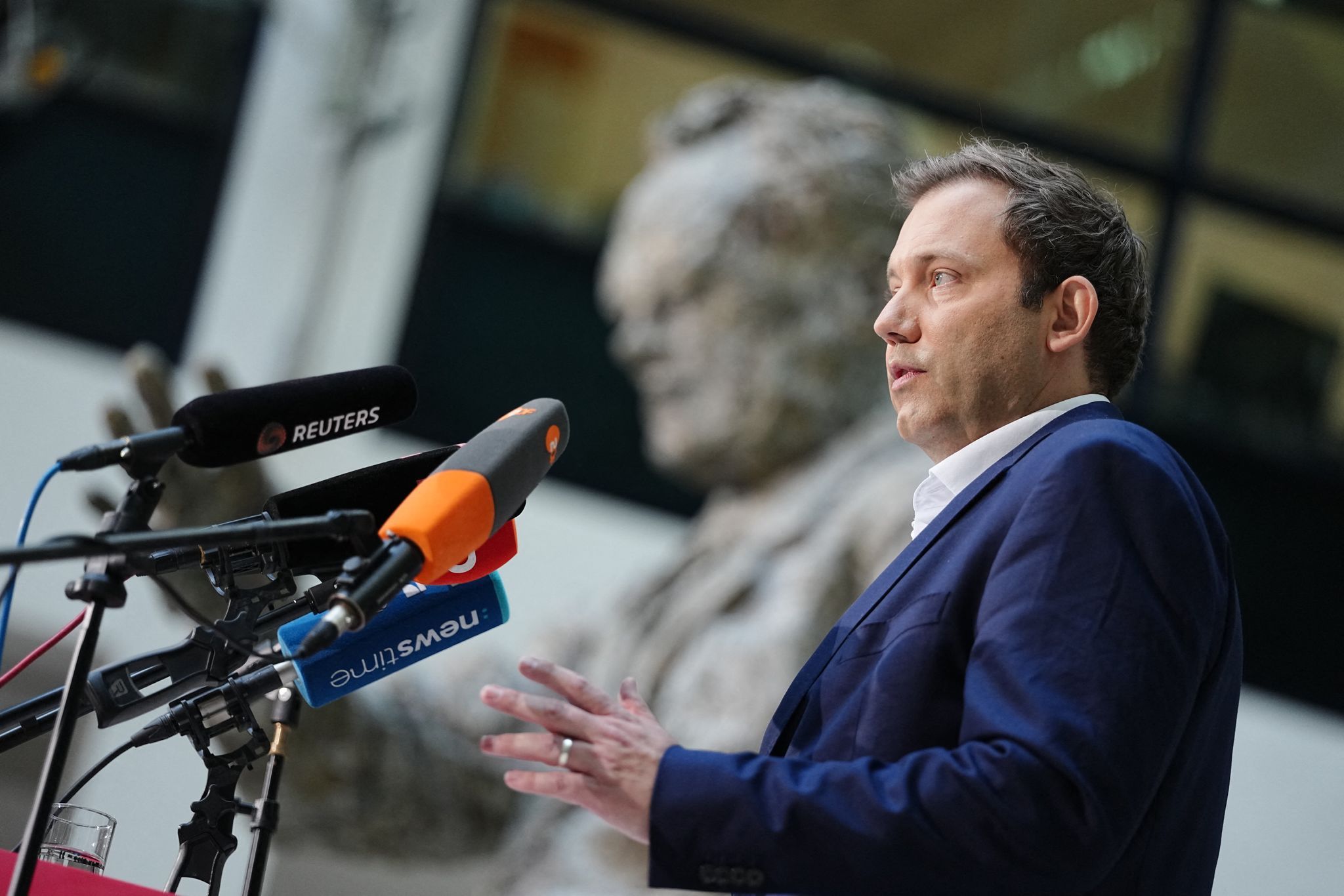 Klingbeil kündigt Neuwahl der SPD-Führung an Klingbeil kündigt Neuwahl der SPD-Führung an