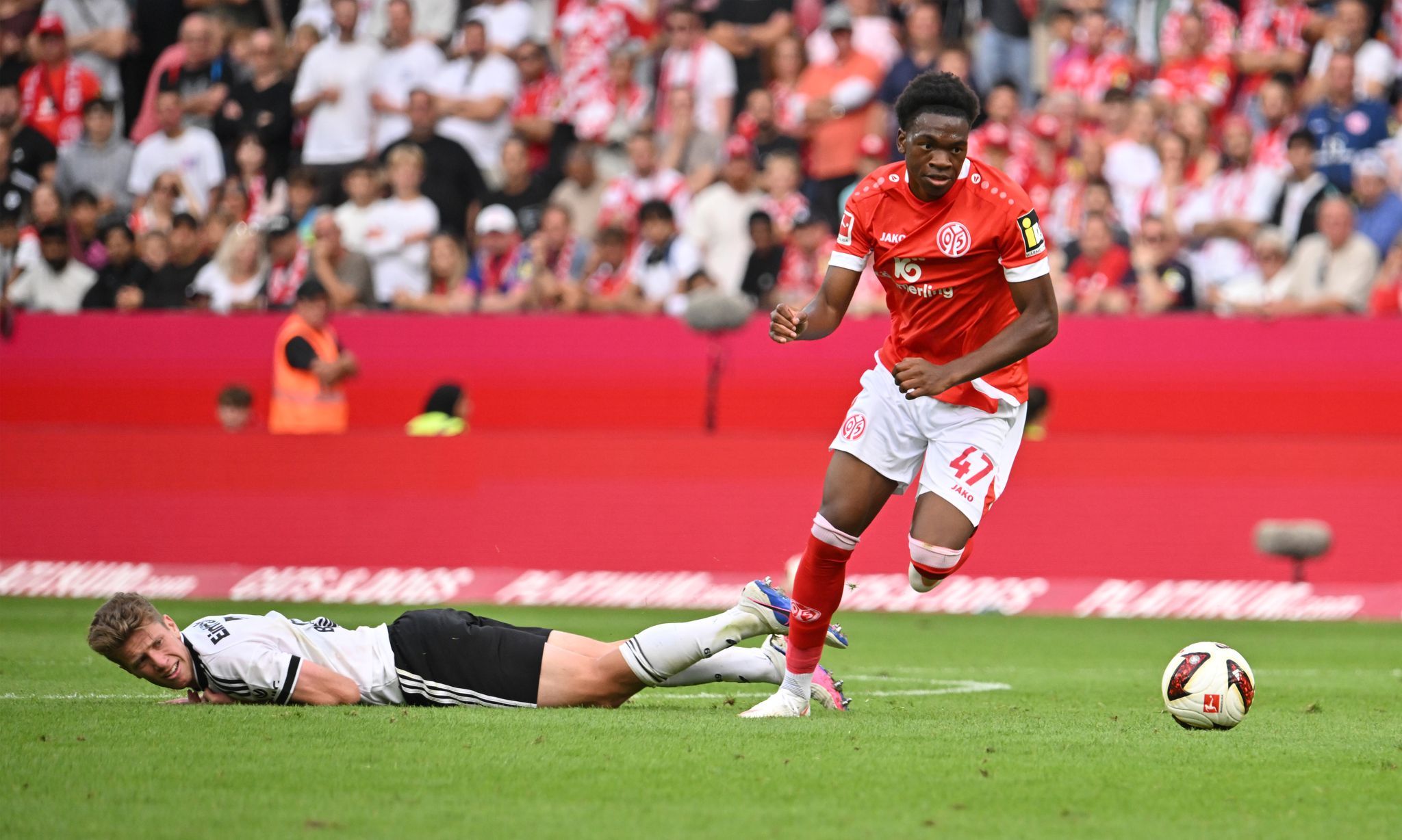 Bundesligist Mainz holt Nakuzola in die Profimannschaft