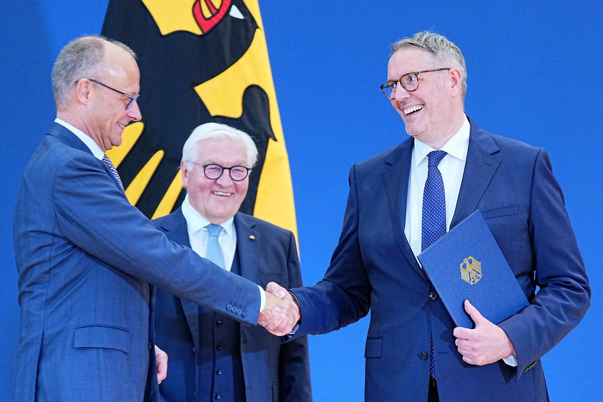 Steinmeier ernennt Schweitzer – Merz macht Druck