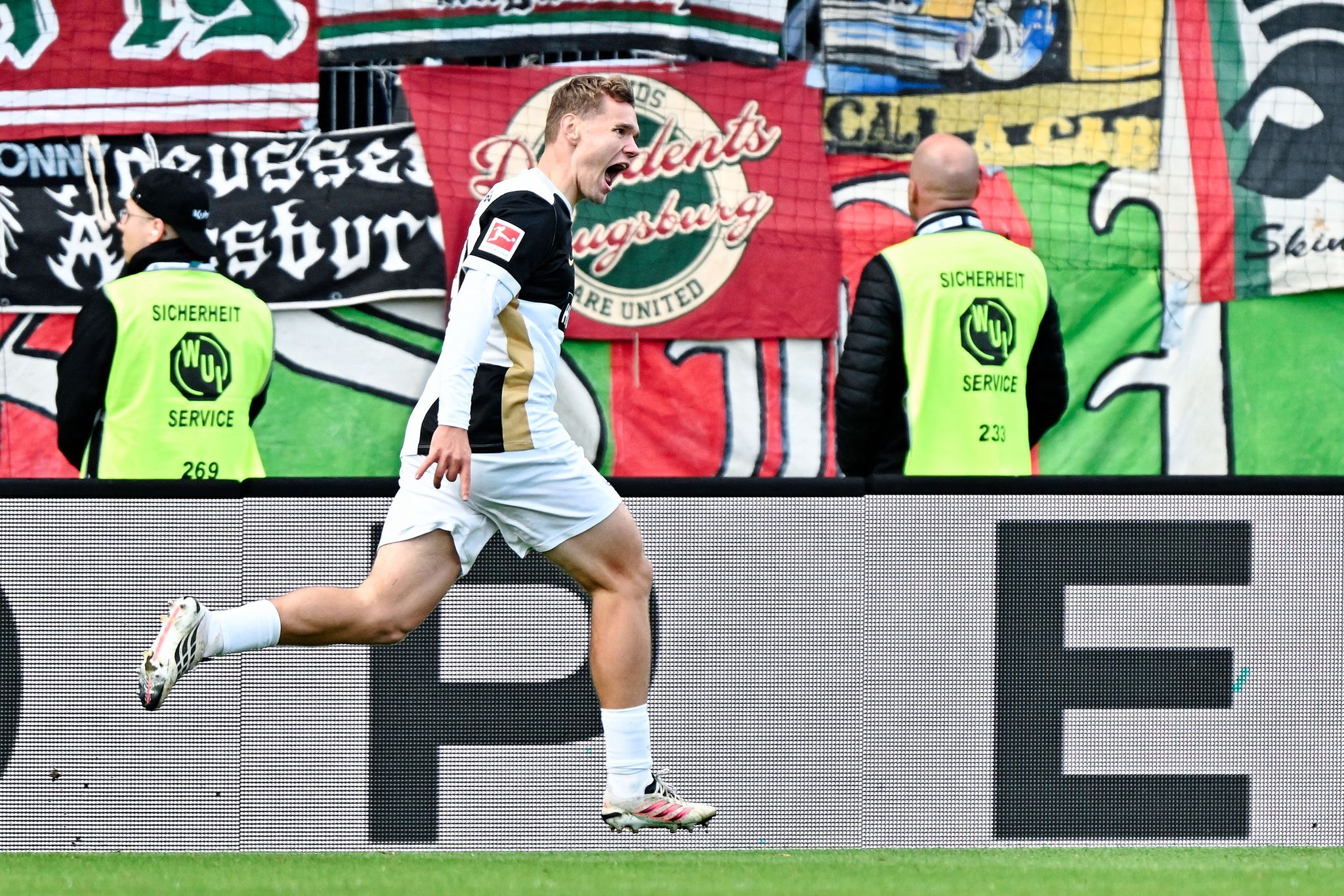 Elversberg jubelt nach Blitzstart gegen FC Augsburg