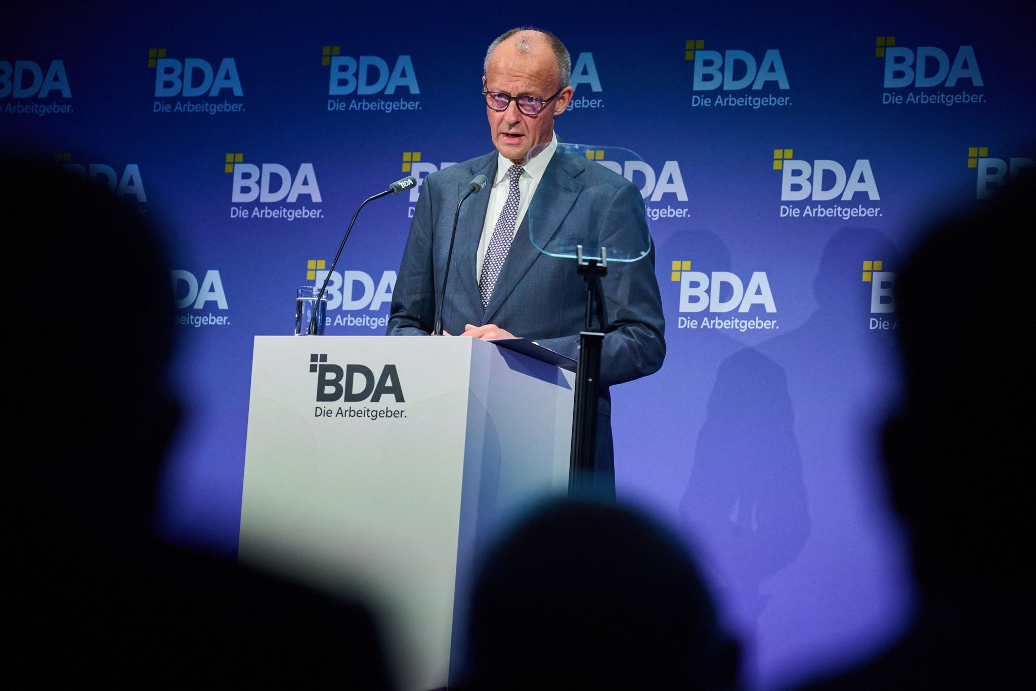 Merz fordert Tempo von neuem Arbeitsminister Schweitzer
