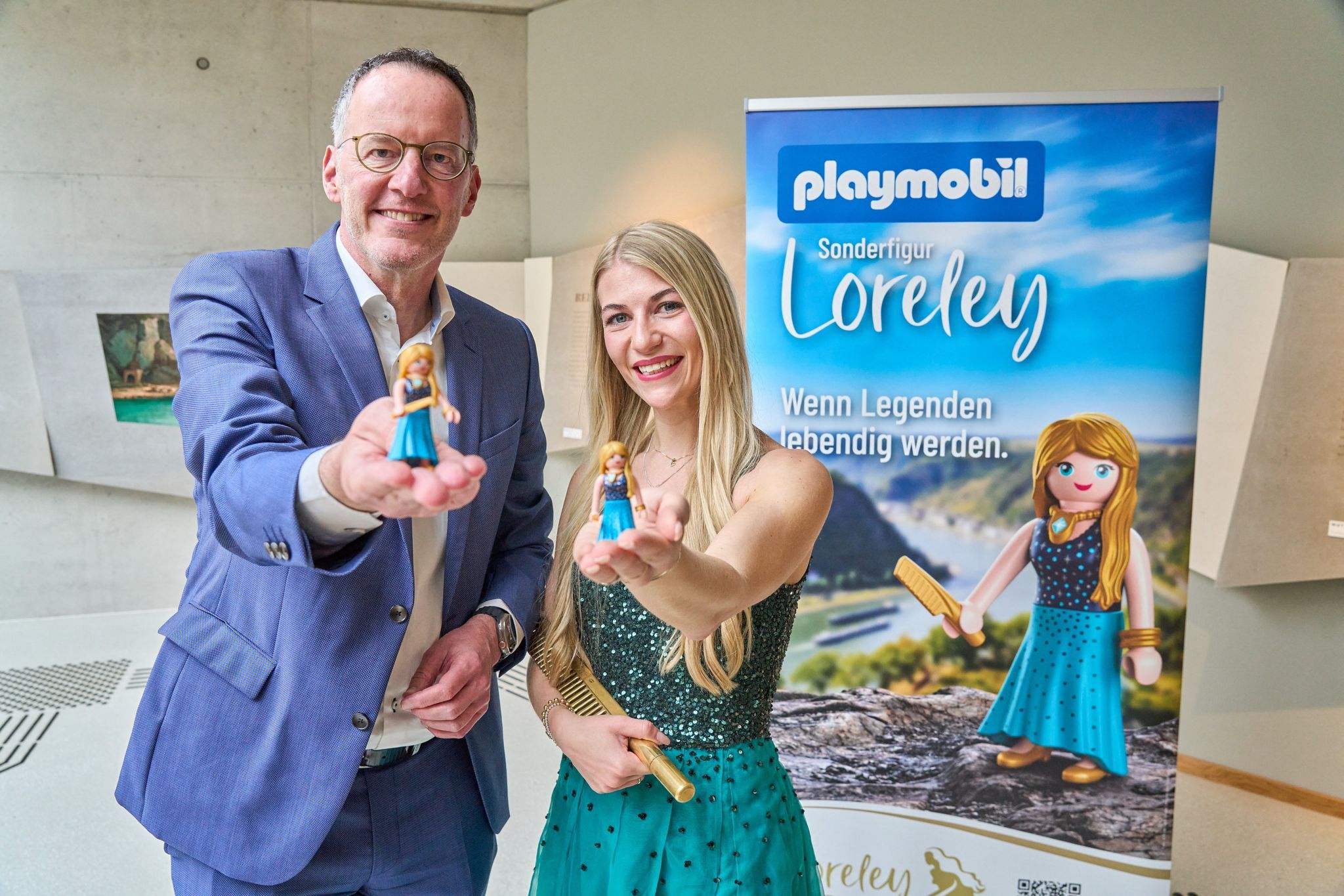 Glitzerkleid und goldener Kamm: Loreley als Playmobil-Figur