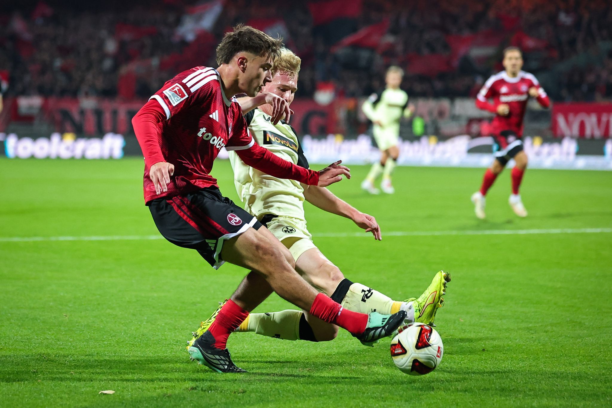 Lautern fügt Nürnberg erste Saisonniederlage in 2. Liga zu