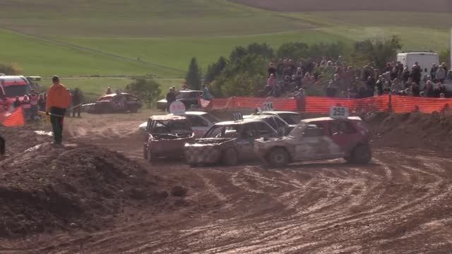 Benzin im Blut: Spektakuläre Stockcar-Rennen in Allendorf
