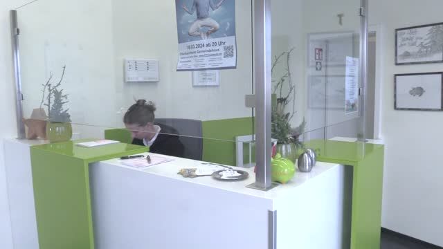 Zurück ins Leben: Wie der querschnittsgelähmte Landwirt Jakob in der Nastätter Praxis Ring das Laufen wieder erlernt!