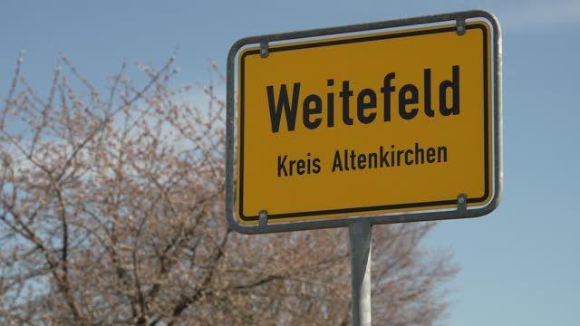 Großeinsatz in Weitefeld und Umgebung: Weit angelegte Spurensuche nach Dreifachmörder